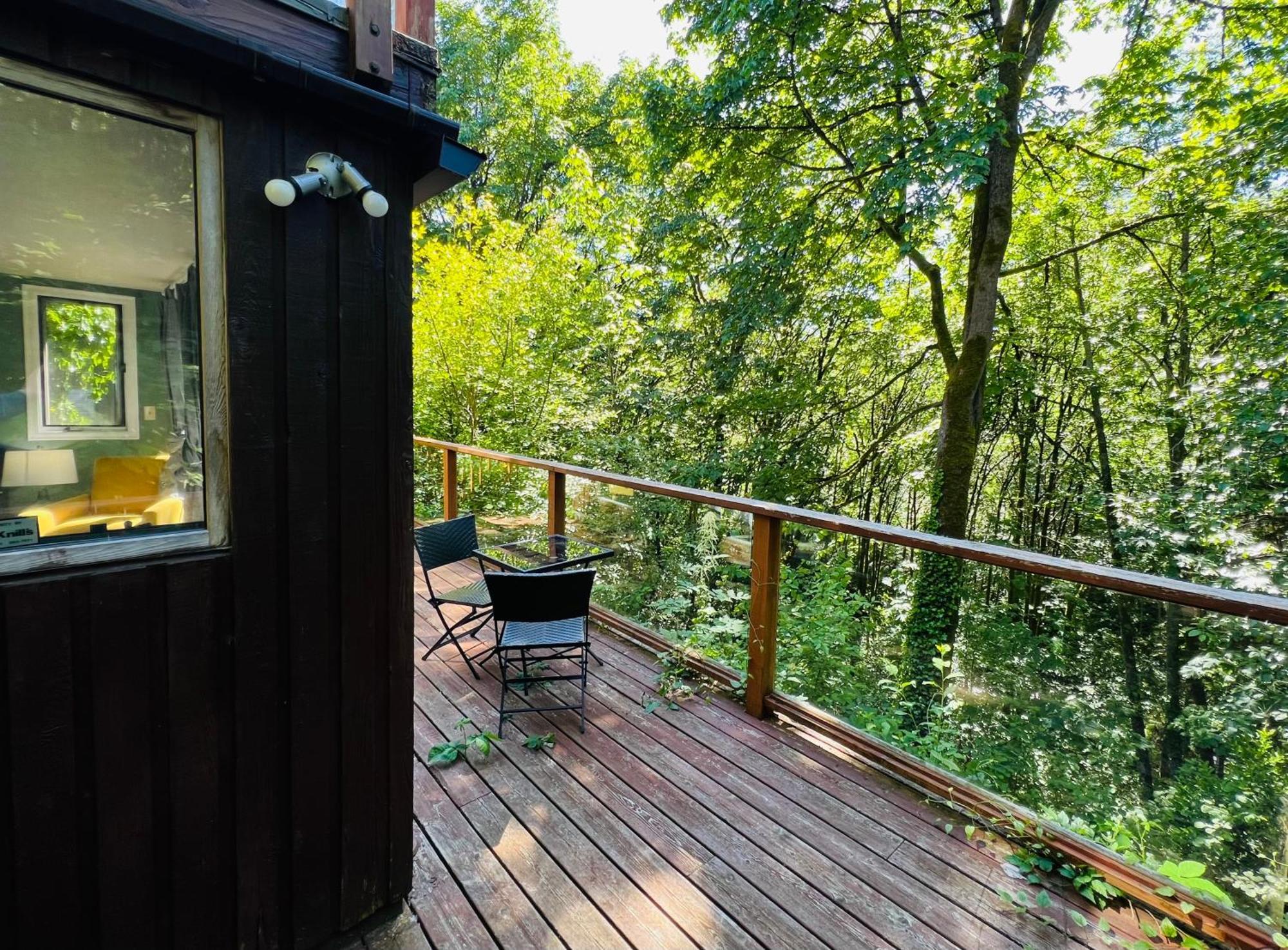 Creekside Private Suite นอร์ทแวนคูเวอร์ ภายนอก รูปภาพ